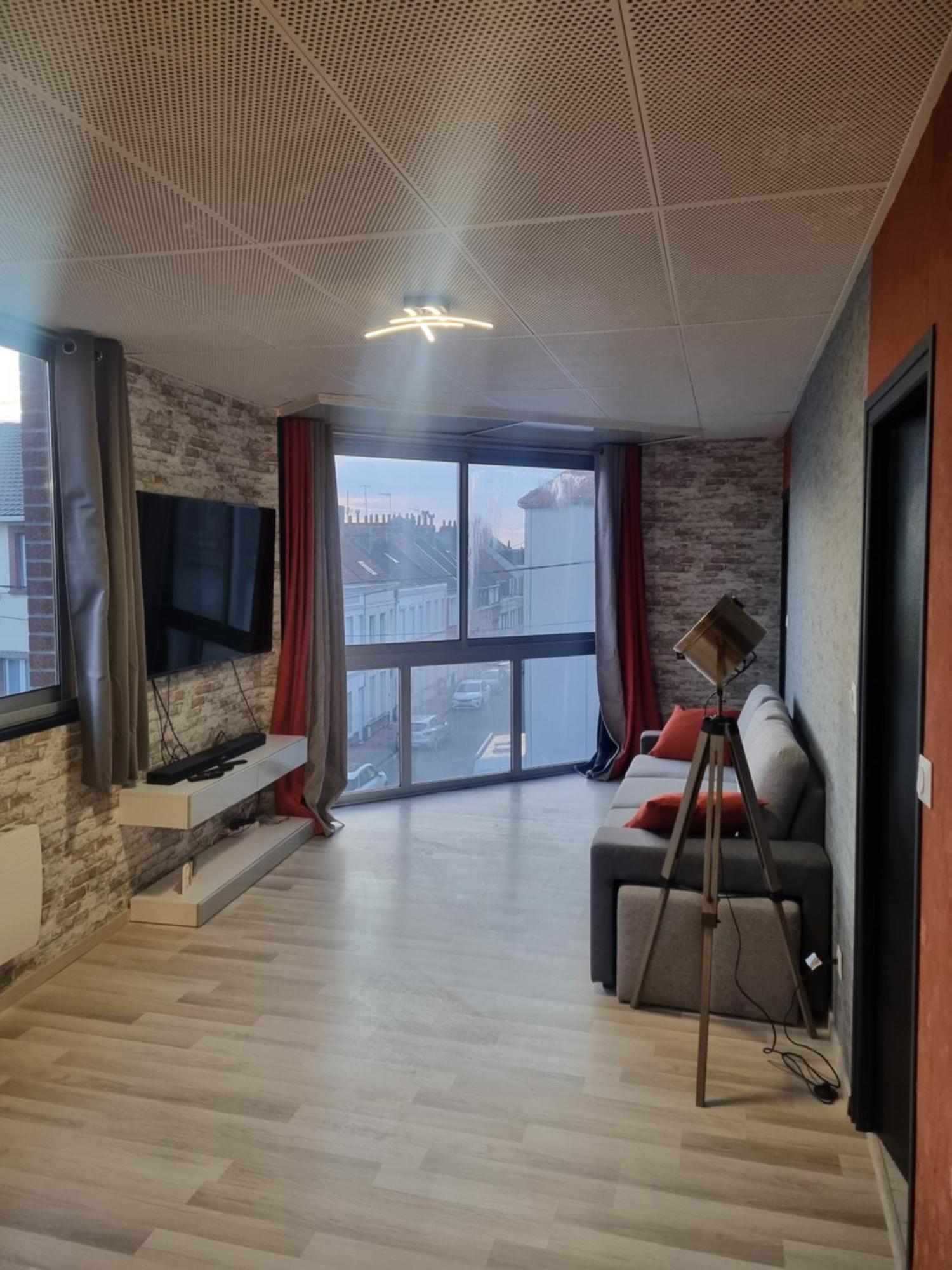 Cosy Loft - Calais Apartment ภายนอก รูปภาพ