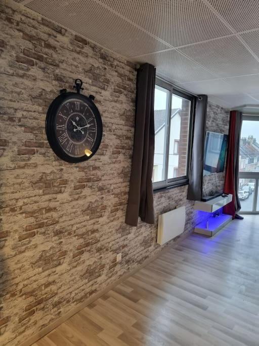 Cosy Loft - Calais Apartment ภายนอก รูปภาพ