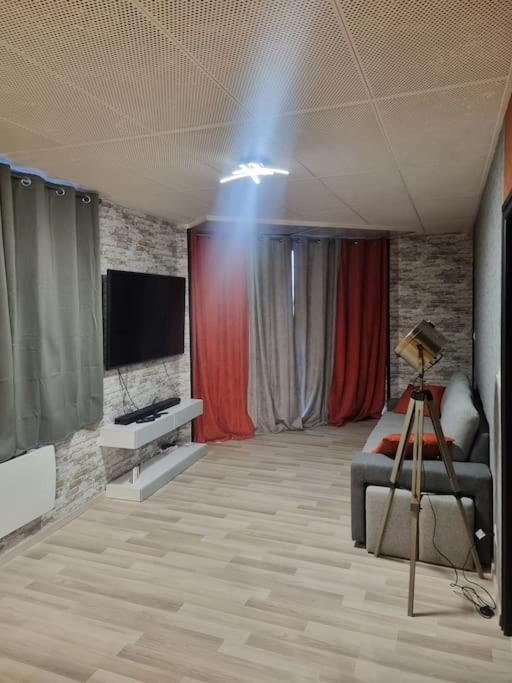 Cosy Loft - Calais Apartment ภายนอก รูปภาพ